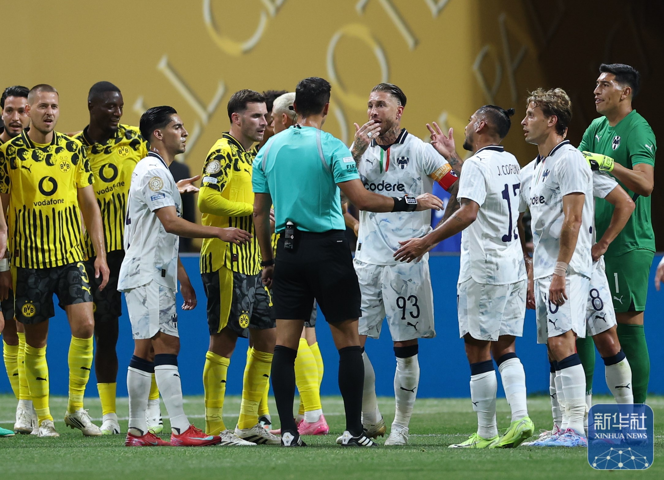 德国队联手取胜,晋级淘汰赛阶段 德国队联手取胜,晋级淘汰赛阶段