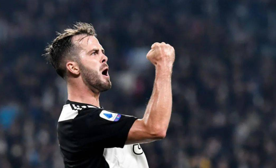 尤文图斯中场大将皮亚尼奇受伤缺席，球队应对策略待调整的简单介绍