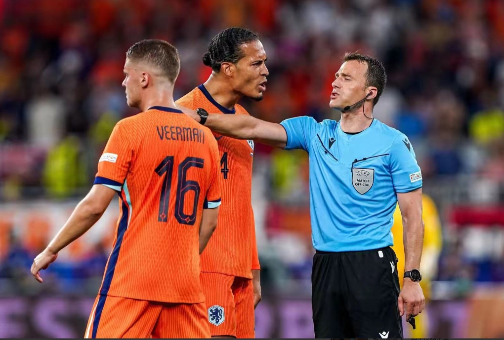 英格兰队在比赛中表现出色，成功晋级半决赛